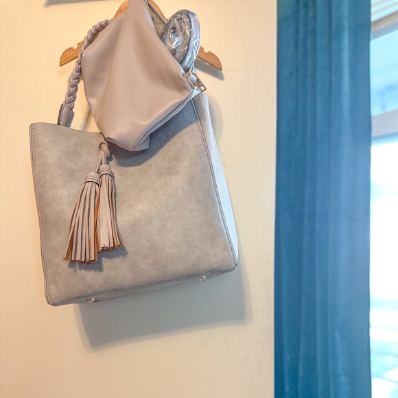 Jen + Co Vegan Leather Dina Contrast Tote Bag in Gray & Beige - Picture 3 of 4